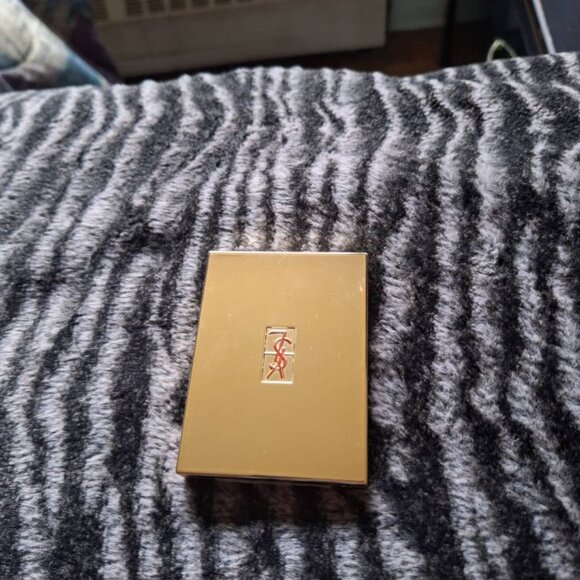 💙 YSL Rive Gauche Eyeshadow Palette – Swatched - Picture 3 of 4